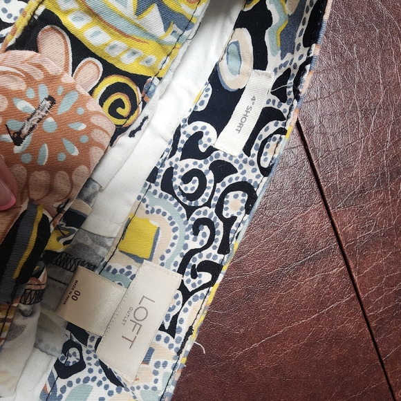 LOFT Multicolor Abstract Patterned Fabric - Picture 3 of 4